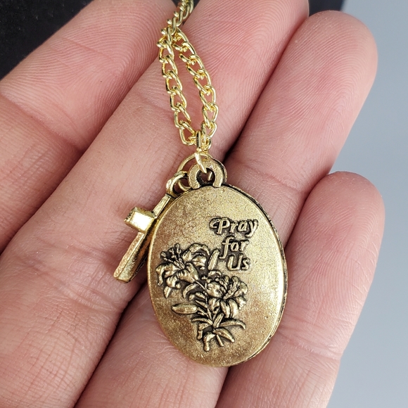 St. Anthony Goldtone Religious Medallion Necklace - Picture 4 of 5